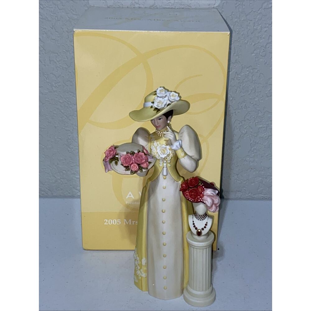 VTG 2005 Mrs Albee Full Size Presidents Club Award Victorian Figurine In Box